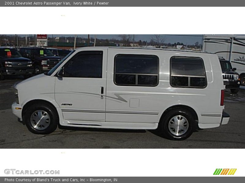 Ivory White / Pewter 2001 Chevrolet Astro Passenger Van