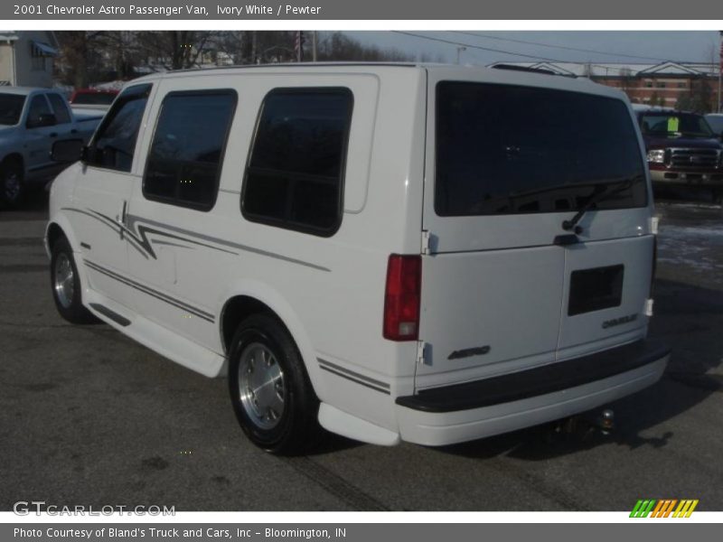 Ivory White / Pewter 2001 Chevrolet Astro Passenger Van