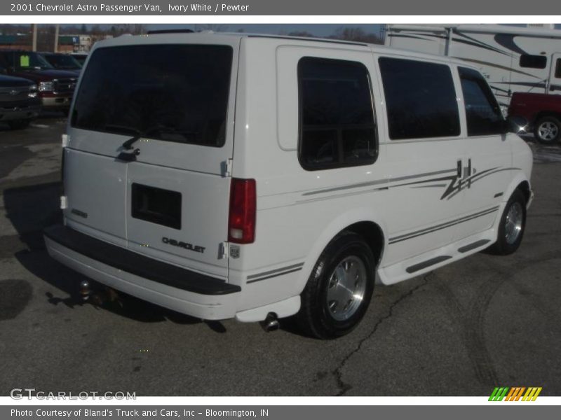 Ivory White / Pewter 2001 Chevrolet Astro Passenger Van