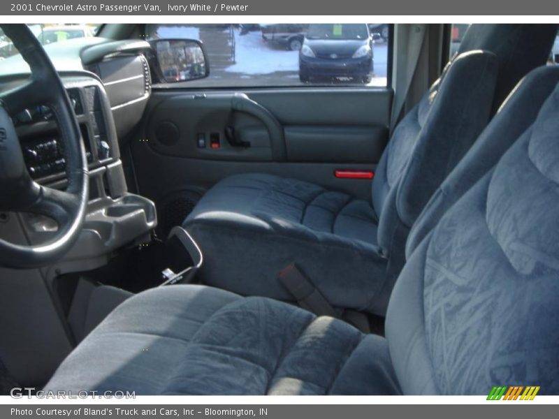 Ivory White / Pewter 2001 Chevrolet Astro Passenger Van