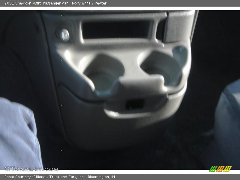 Ivory White / Pewter 2001 Chevrolet Astro Passenger Van