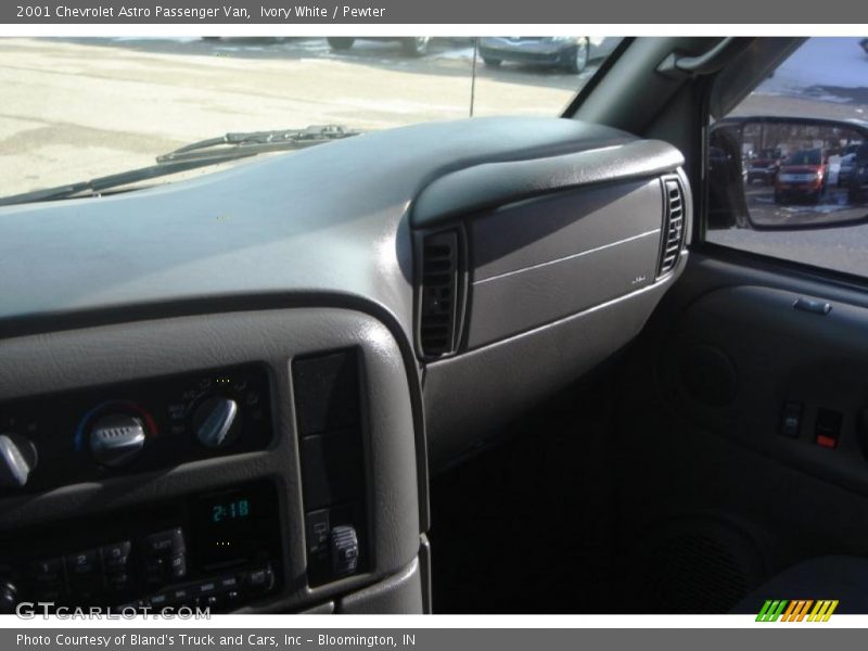 Ivory White / Pewter 2001 Chevrolet Astro Passenger Van