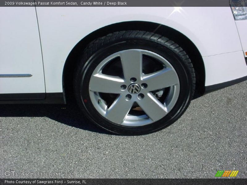 Candy White / Deep Black 2009 Volkswagen Passat Komfort Sedan