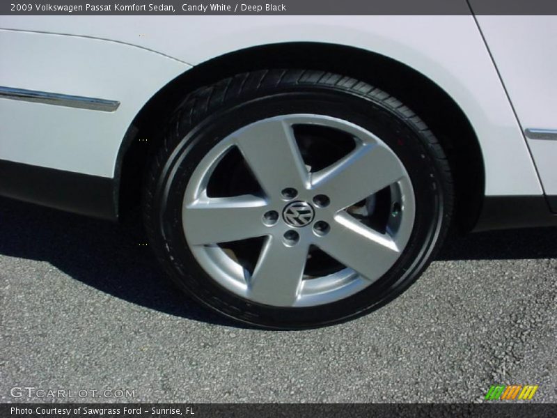 Candy White / Deep Black 2009 Volkswagen Passat Komfort Sedan