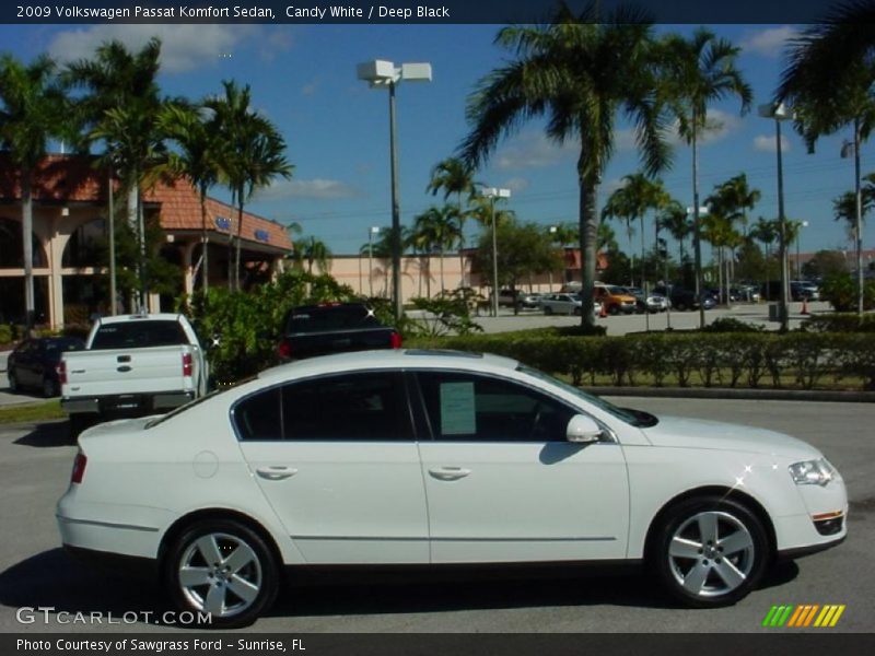 Candy White / Deep Black 2009 Volkswagen Passat Komfort Sedan