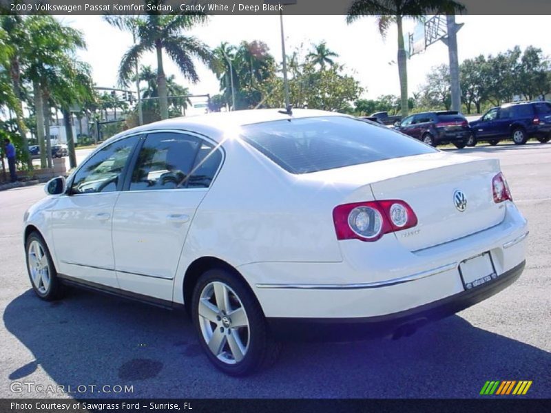 Candy White / Deep Black 2009 Volkswagen Passat Komfort Sedan