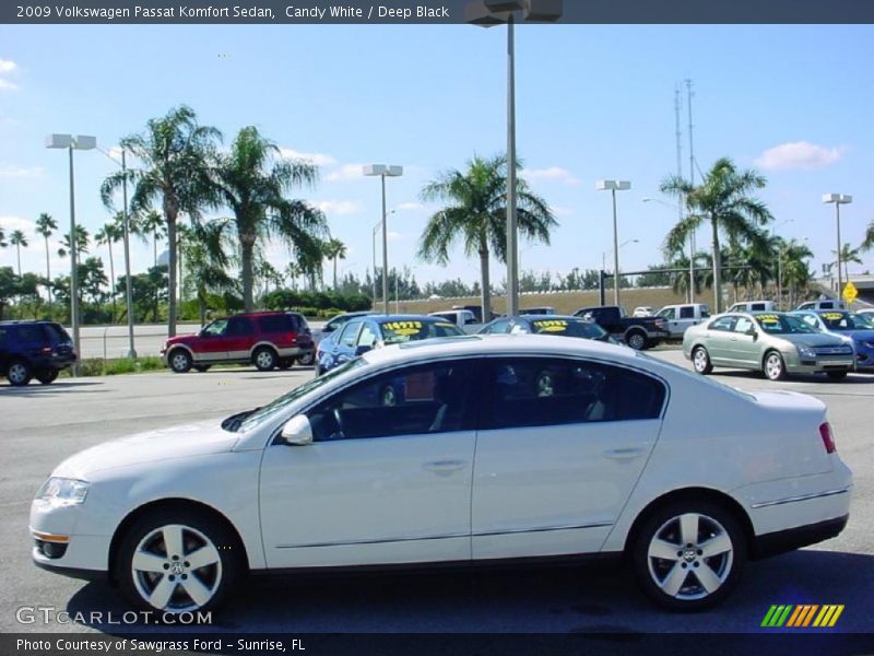 Candy White / Deep Black 2009 Volkswagen Passat Komfort Sedan