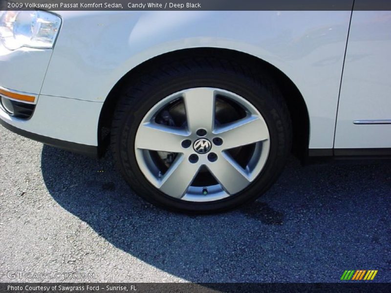 Candy White / Deep Black 2009 Volkswagen Passat Komfort Sedan