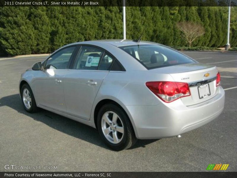 Silver Ice Metallic / Jet Black 2011 Chevrolet Cruze LT