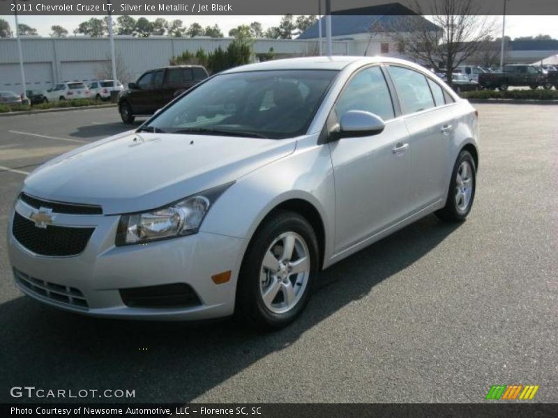 Silver Ice Metallic / Jet Black 2011 Chevrolet Cruze LT