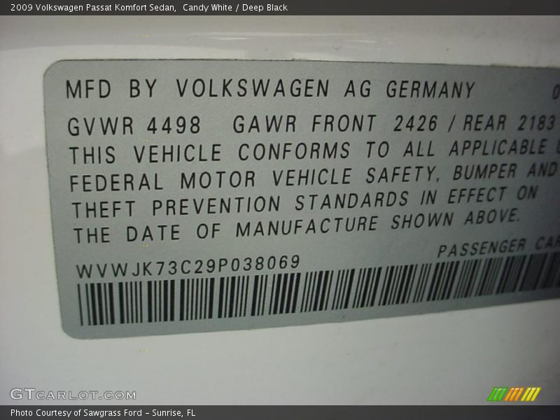 Candy White / Deep Black 2009 Volkswagen Passat Komfort Sedan