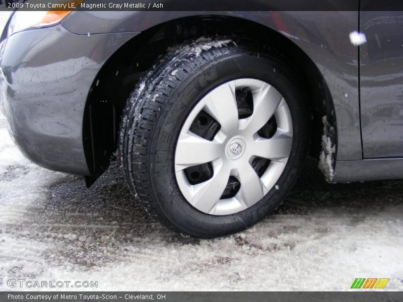 Magnetic Gray Metallic / Ash 2009 Toyota Camry LE