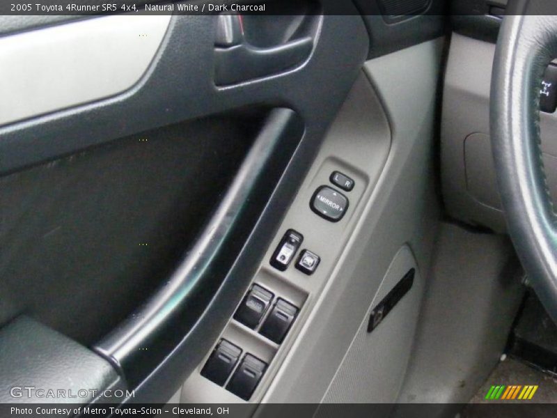 Natural White / Dark Charcoal 2005 Toyota 4Runner SR5 4x4