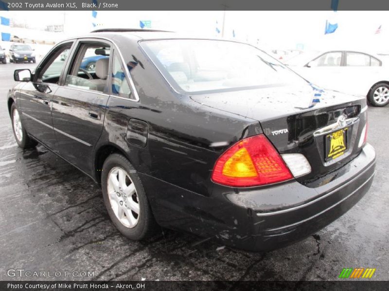 Black / Stone 2002 Toyota Avalon XLS