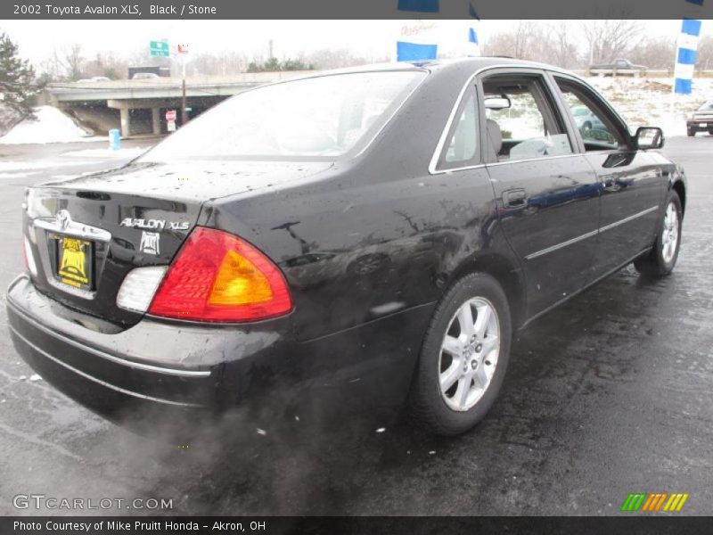 Black / Stone 2002 Toyota Avalon XLS