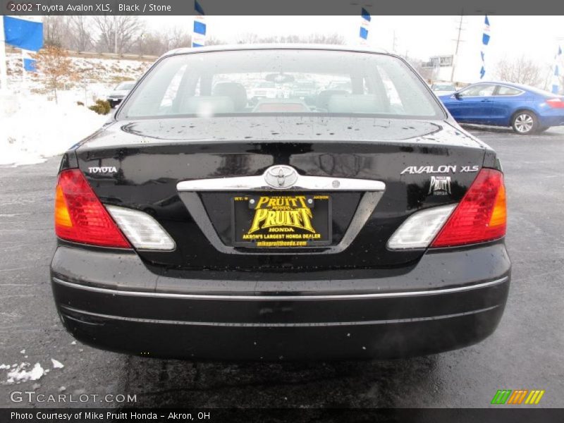 Black / Stone 2002 Toyota Avalon XLS