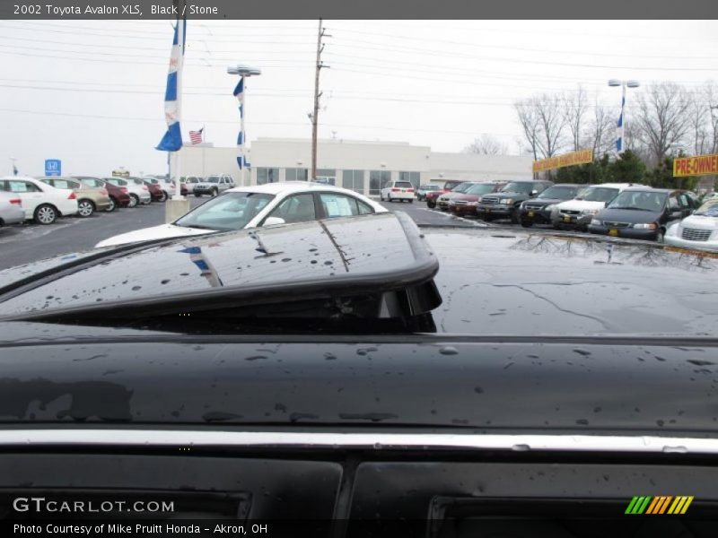 Black / Stone 2002 Toyota Avalon XLS
