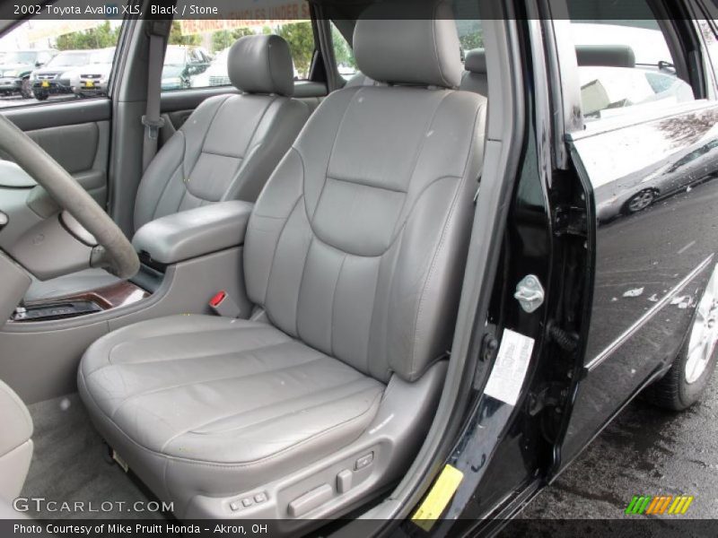 Black / Stone 2002 Toyota Avalon XLS