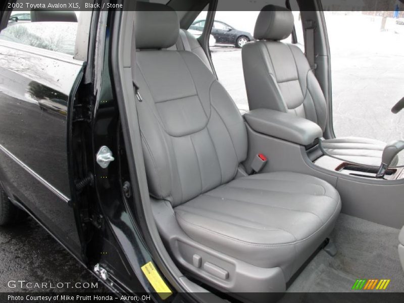 Black / Stone 2002 Toyota Avalon XLS