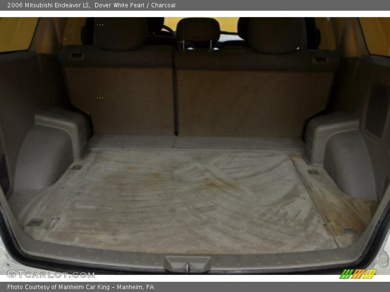 Dover White Pearl / Charcoal 2006 Mitsubishi Endeavor LS