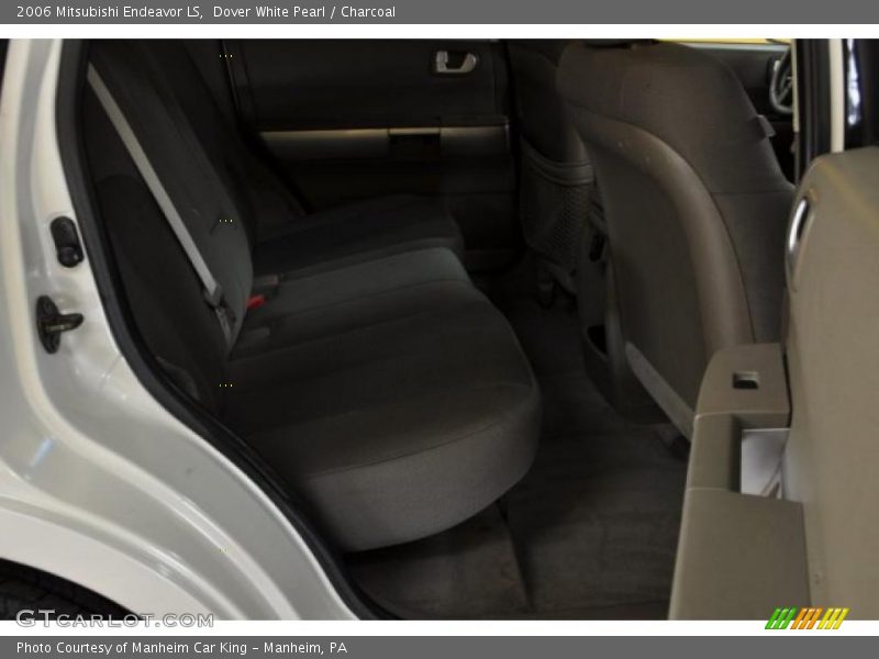 Dover White Pearl / Charcoal 2006 Mitsubishi Endeavor LS