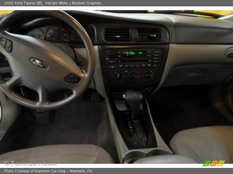 Vibrant White / Medium Graphite 2002 Ford Taurus SES