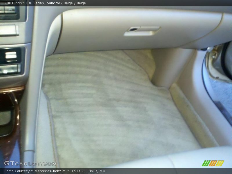 Sandrock Beige / Beige 2001 Infiniti I 30 Sedan