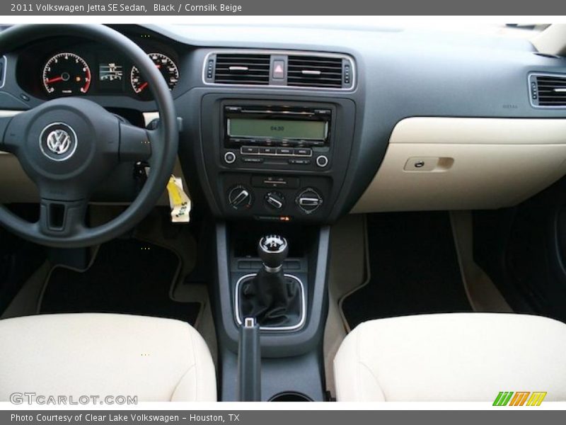 Dashboard of 2011 Jetta SE Sedan