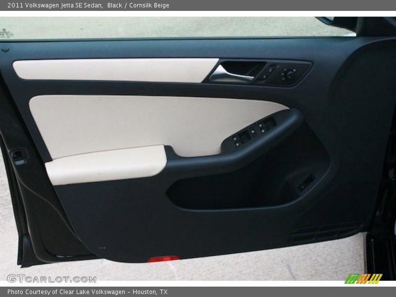 Door Panel of 2011 Jetta SE Sedan