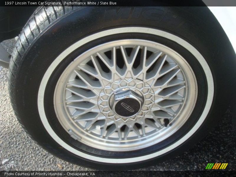  1997 Town Car Signature Wheel