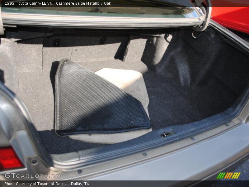 Cashmere Beige Metallic / Oak 1999 Toyota Camry LE V6