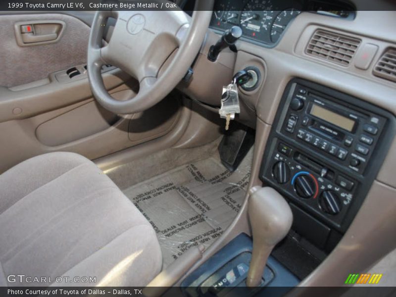 Cashmere Beige Metallic / Oak 1999 Toyota Camry LE V6