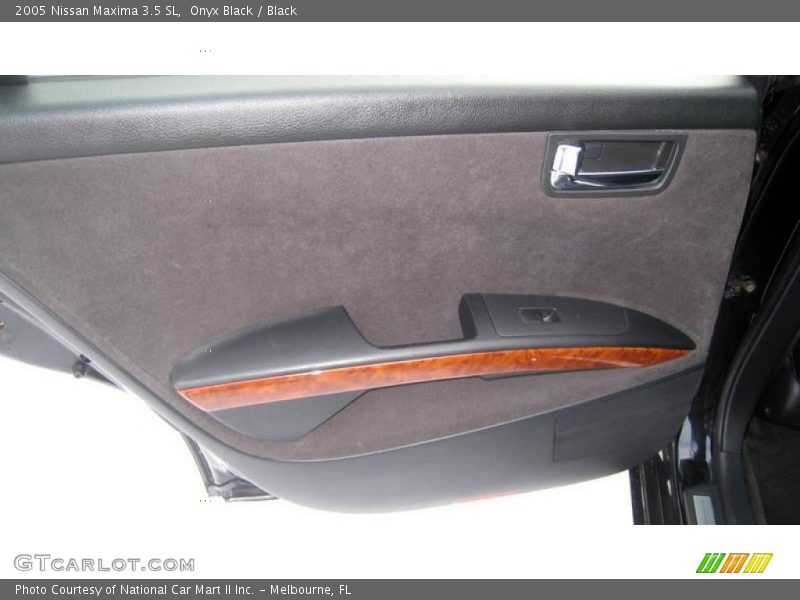 Onyx Black / Black 2005 Nissan Maxima 3.5 SL