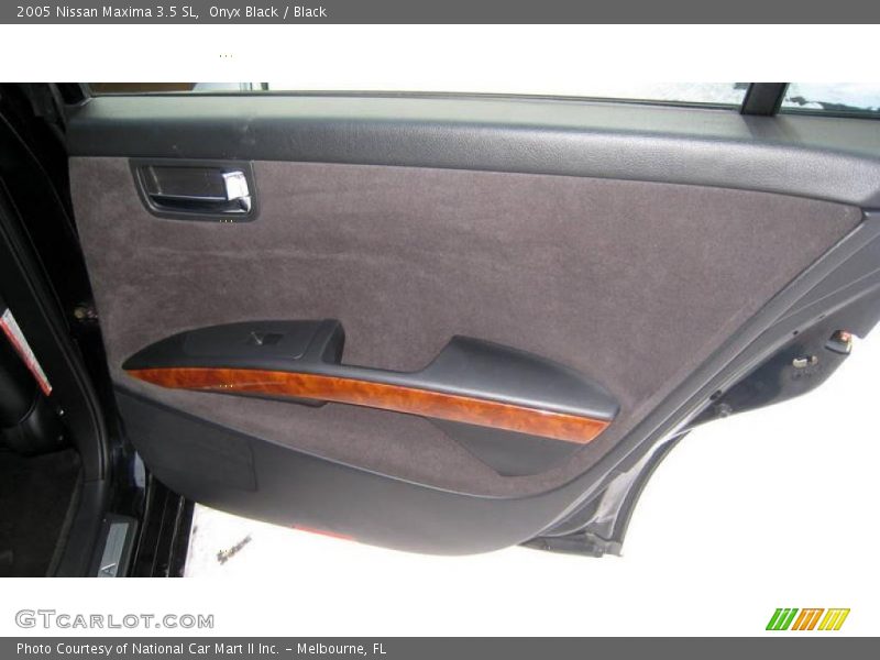 Onyx Black / Black 2005 Nissan Maxima 3.5 SL