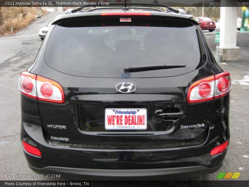 Phantom Black Metallic / Gray 2011 Hyundai Santa Fe SE