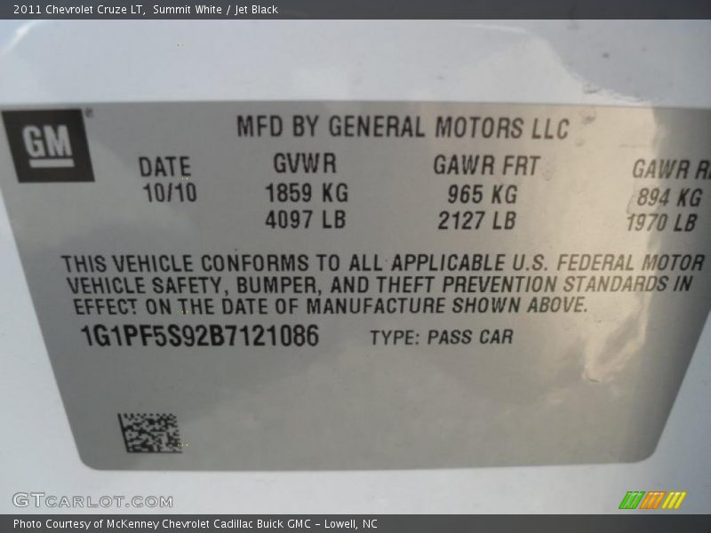Summit White / Jet Black 2011 Chevrolet Cruze LT