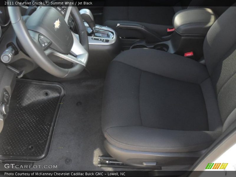 Summit White / Jet Black 2011 Chevrolet Cruze LT