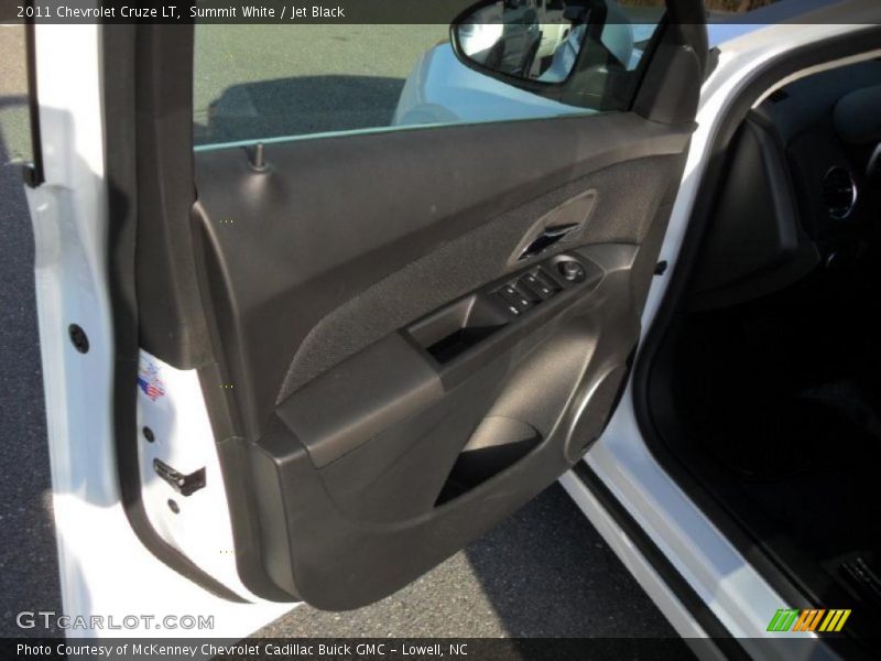 Summit White / Jet Black 2011 Chevrolet Cruze LT