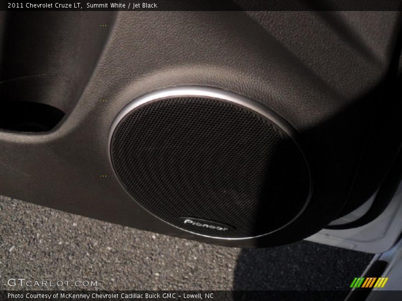 Summit White / Jet Black 2011 Chevrolet Cruze LT