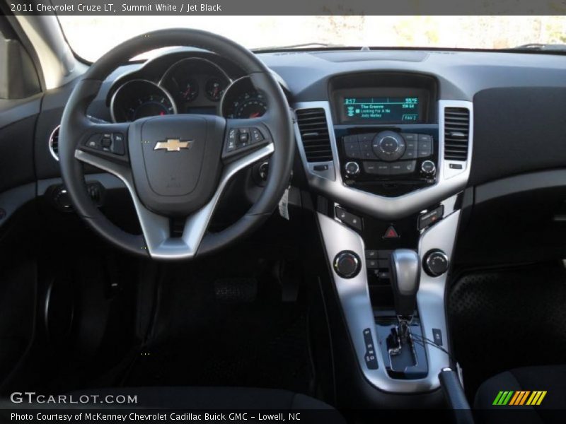 Summit White / Jet Black 2011 Chevrolet Cruze LT