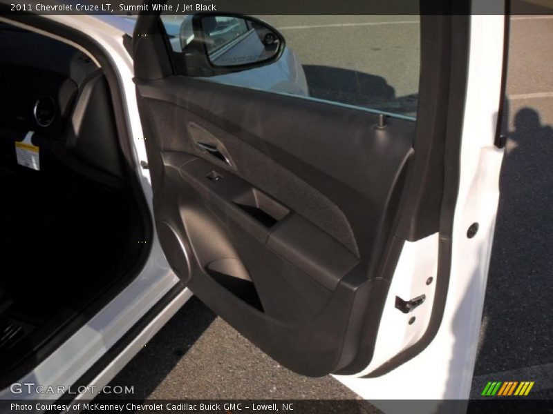 Summit White / Jet Black 2011 Chevrolet Cruze LT