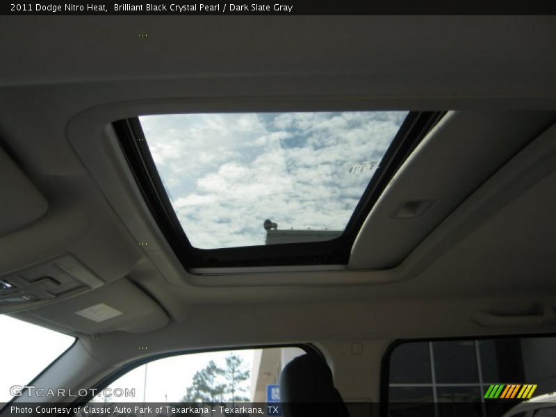 Brilliant Black Crystal Pearl / Dark Slate Gray 2011 Dodge Nitro Heat