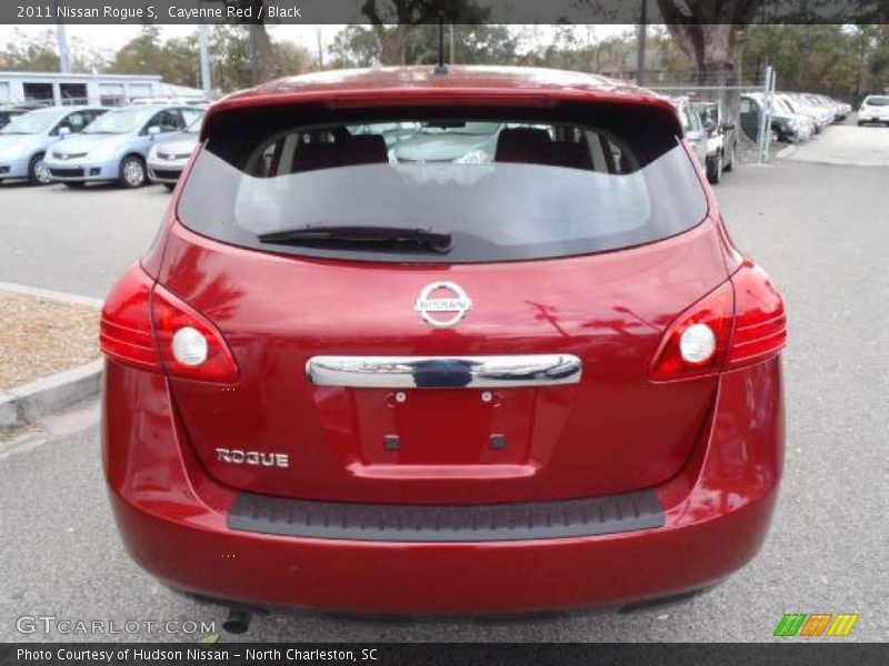 Cayenne Red / Black 2011 Nissan Rogue S