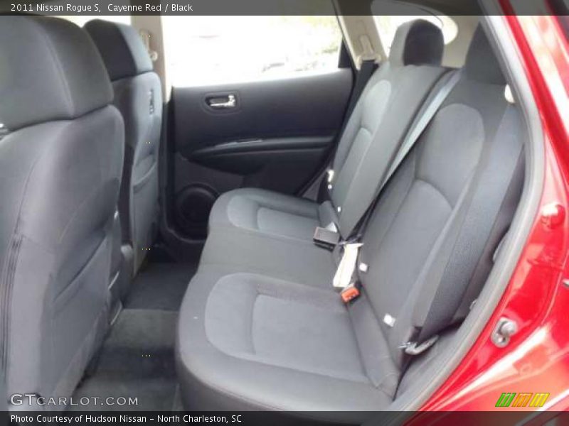 Cayenne Red / Black 2011 Nissan Rogue S