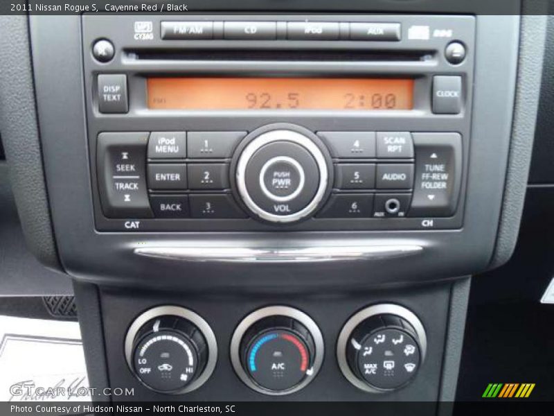 Cayenne Red / Black 2011 Nissan Rogue S