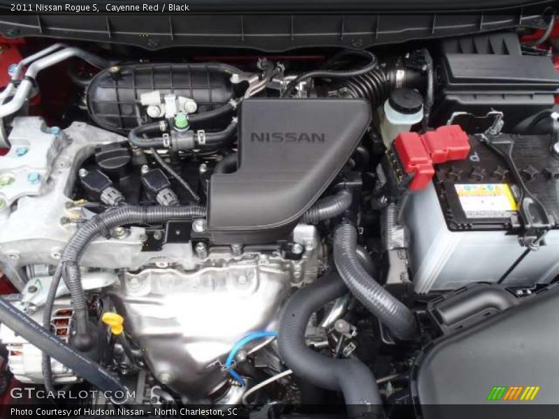Cayenne Red / Black 2011 Nissan Rogue S