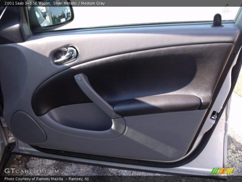 Silver Metallic / Medium Gray 2001 Saab 9-5 SE Wagon