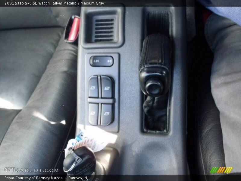 Silver Metallic / Medium Gray 2001 Saab 9-5 SE Wagon