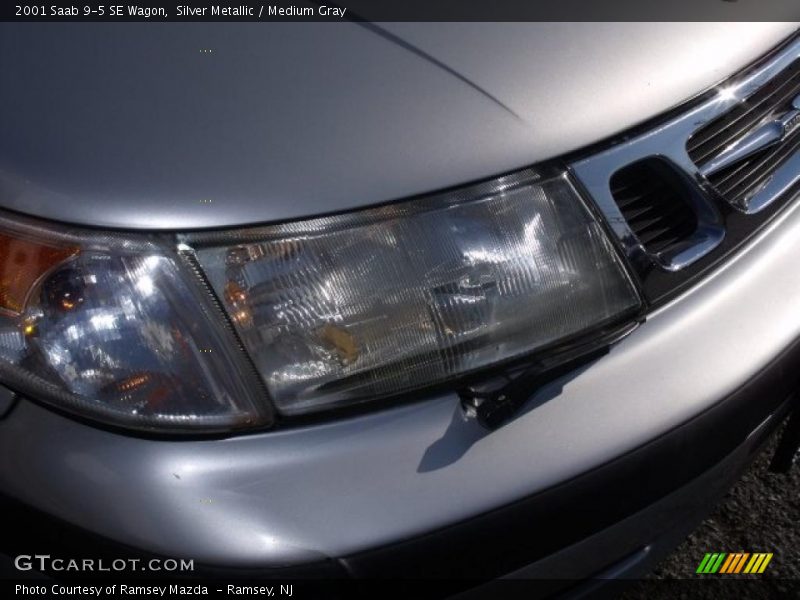 Silver Metallic / Medium Gray 2001 Saab 9-5 SE Wagon