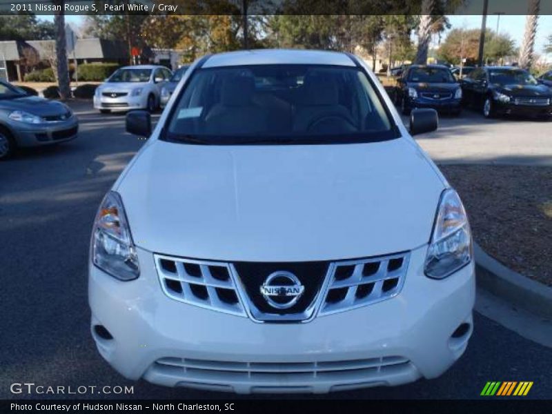 Pearl White / Gray 2011 Nissan Rogue S